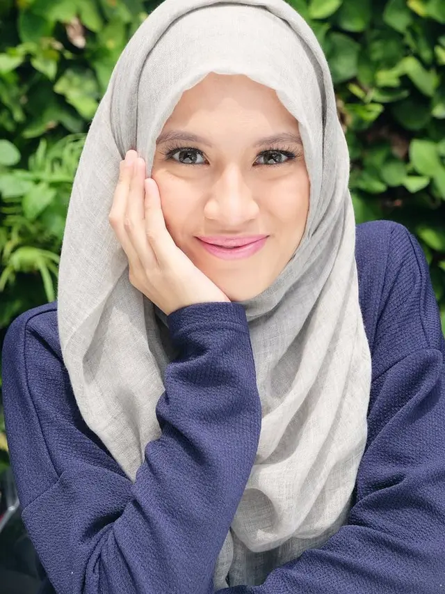 [Bintang] Bikin Adem, Ini 5 Makeup Seleb Berhijab yang Super Cantik