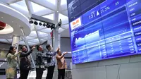 Saham PT Samcro Hyosung Adilestari Tbk (ACRO) resmi tercatat dan diperdagangkan di Bursa Efek Indonesia (BEI), Kamis, 11 Januari 2024. (Foto: BEI)