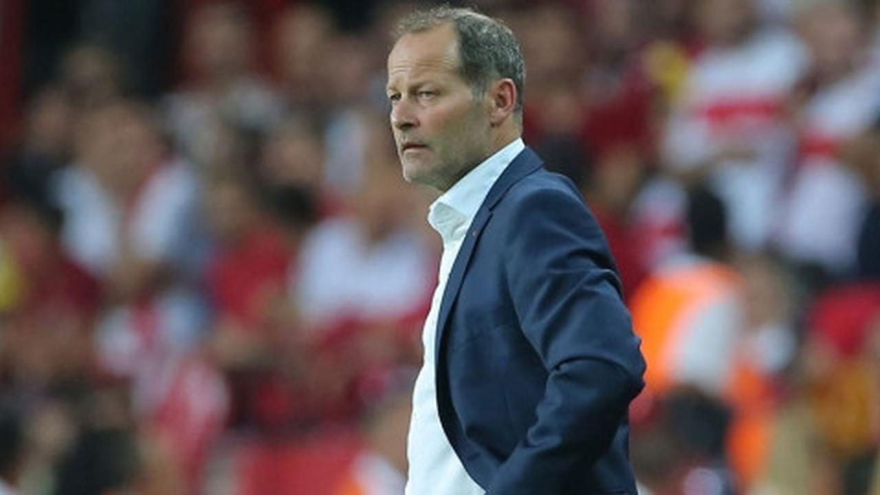 Belanda lagi-lagi hancur, Blind ngotot ogah mundur