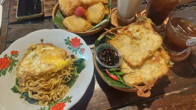 Makan di Teun Uwa (Foto: DFA)