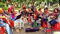 Syahdu, Alunan Musik Pagi di Taman Suropati