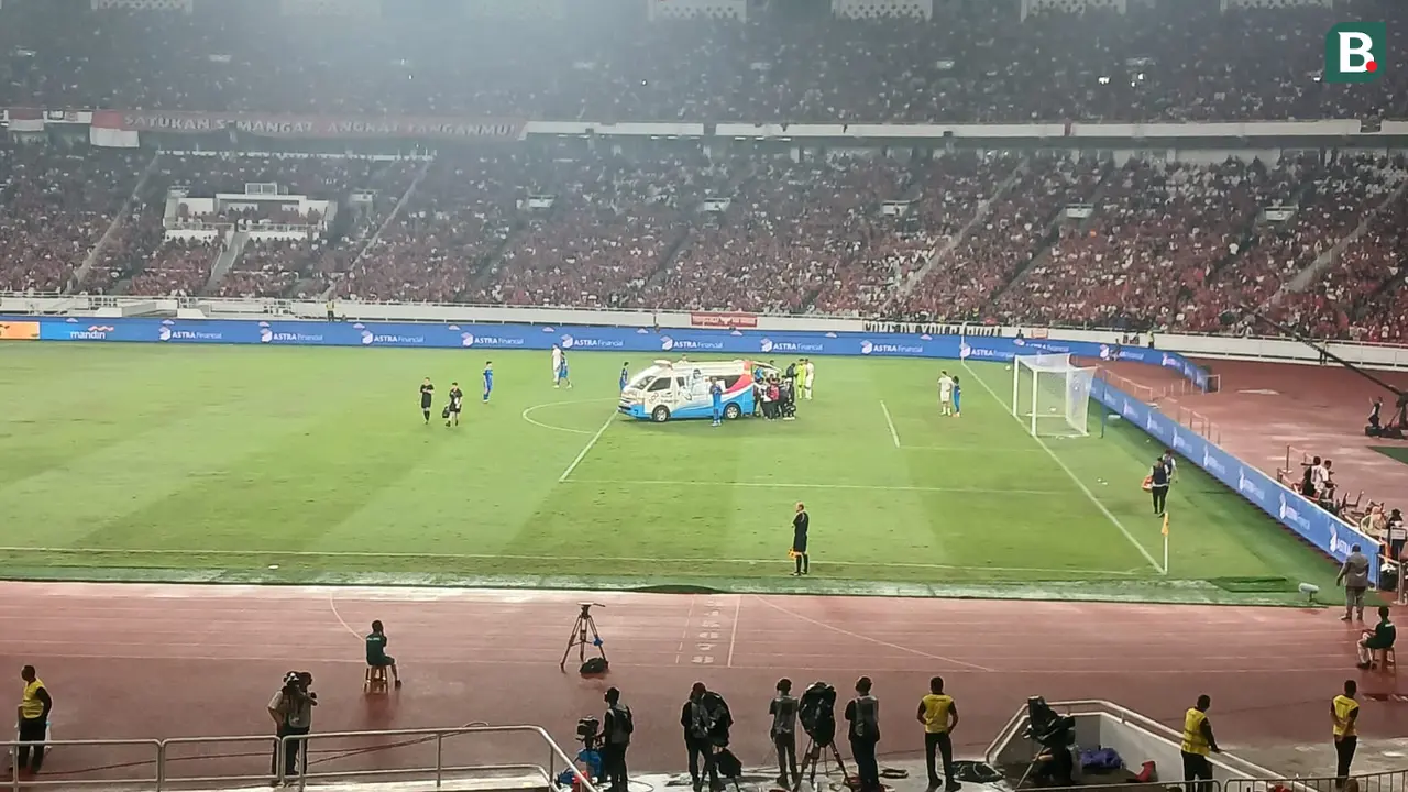 Adrian Ugelvik bertabrakan dengan Ernando Ari