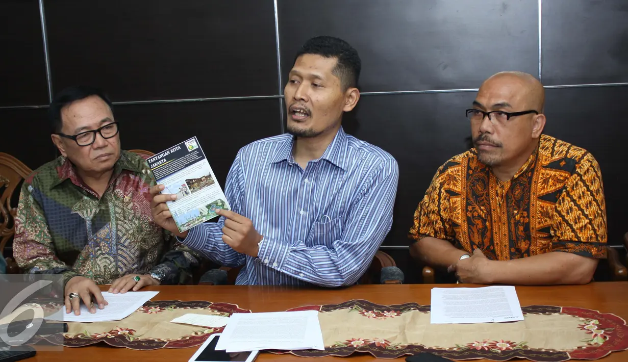 Komnas HAM menggelar konferensi pers terkait penggusuran Kampung Pulo di Kantor Komnas HAM, Jakarta, Senin (24/8/2015). Komnas HAM mengkritik Pemprov DKI Jakarta atas kebijakan tata kota normalisasi Kali Ciliwung. (Liputan6.com/ Gempur Muhammad Surya)