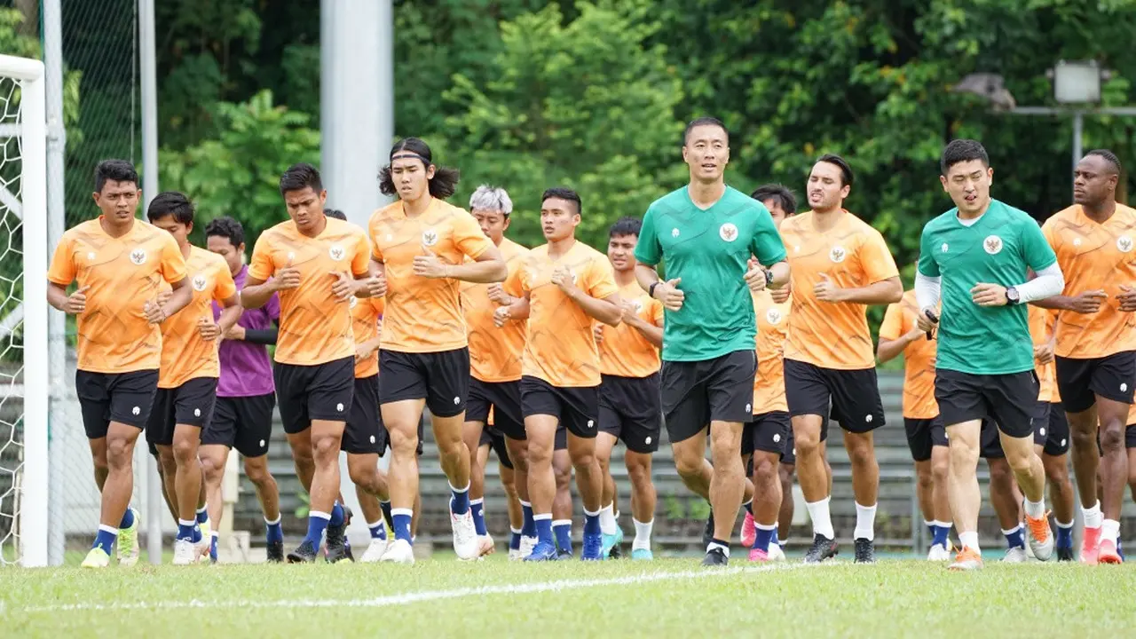 Timnas Indonesia latihan di Singapura jelang Piala AFF 2020.