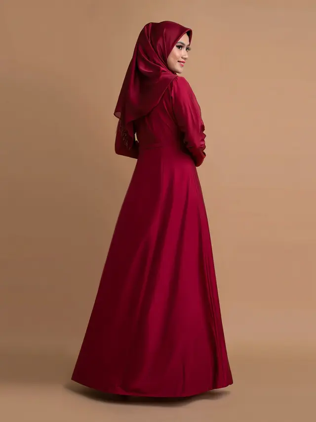 Gamis Satin Polos dengan Potongan A-line