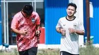 Gelandang anyar PSIS Semarang, Gian Zola Nasrullah, akhirnya bergabung dengan sesi latihan Mahesa Jenar. Pemain berusia 24 tahun ini sempat mengeluhkan cuaca panas saat beradaptasi. (DOK PSIS)
