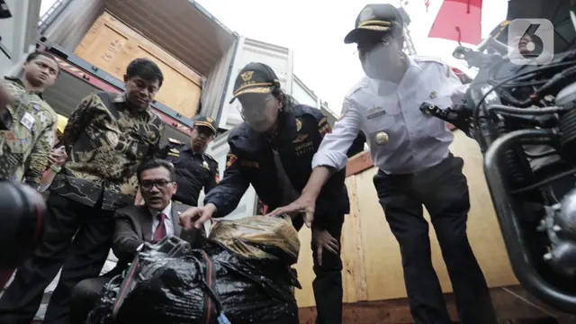 Bea Cukai Bongkar Penyelundupan Mobil dan Motor Mewah