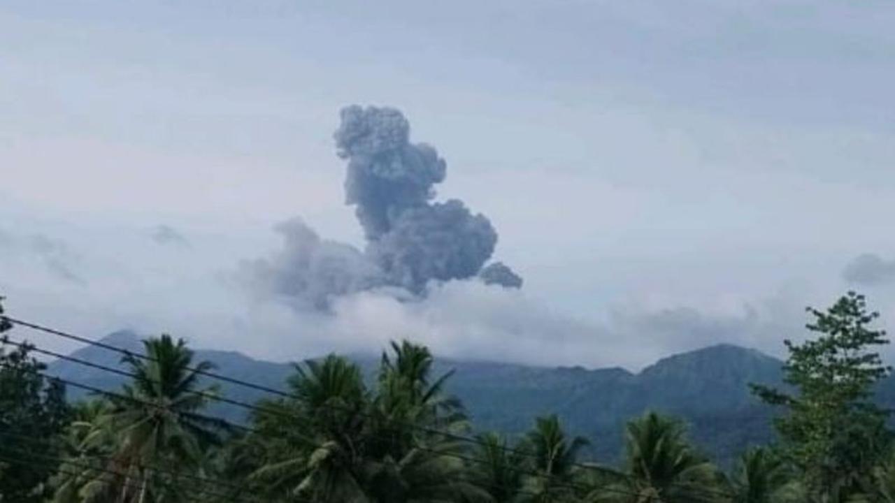 Erupsi Gunung Dukono Lontarkan Abu Vulkanik 1.200 Meter di Halmahera Utara