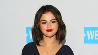 Di tengah kesendiriannya, Selena Gomez kini tengah menata hidupnya. (JEAN-BAPTISTE LACROIX / AFP)