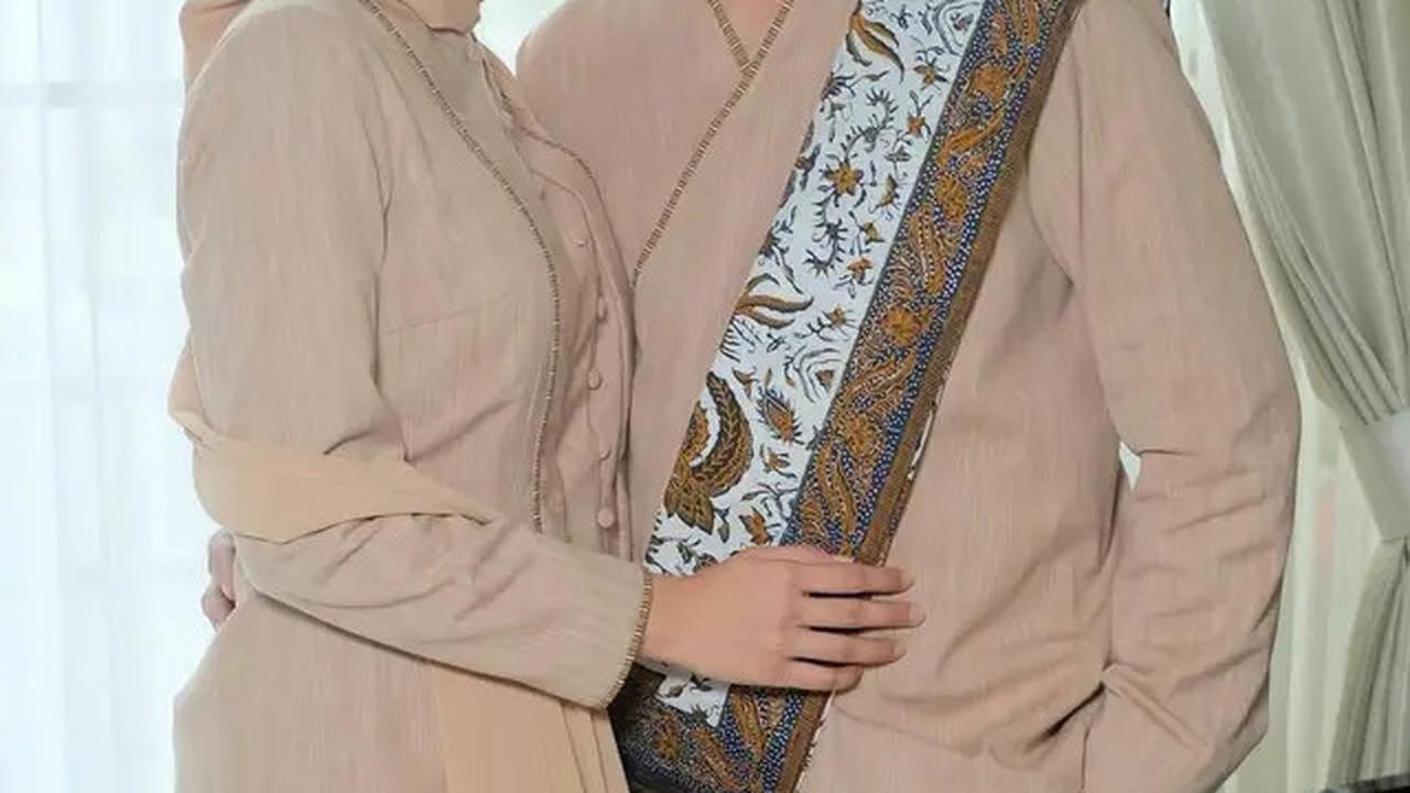 5 Potret Syahnaz Sadiqah Pakai Kebaya Kutubaru Krem, Kental Nuansa Tradisional