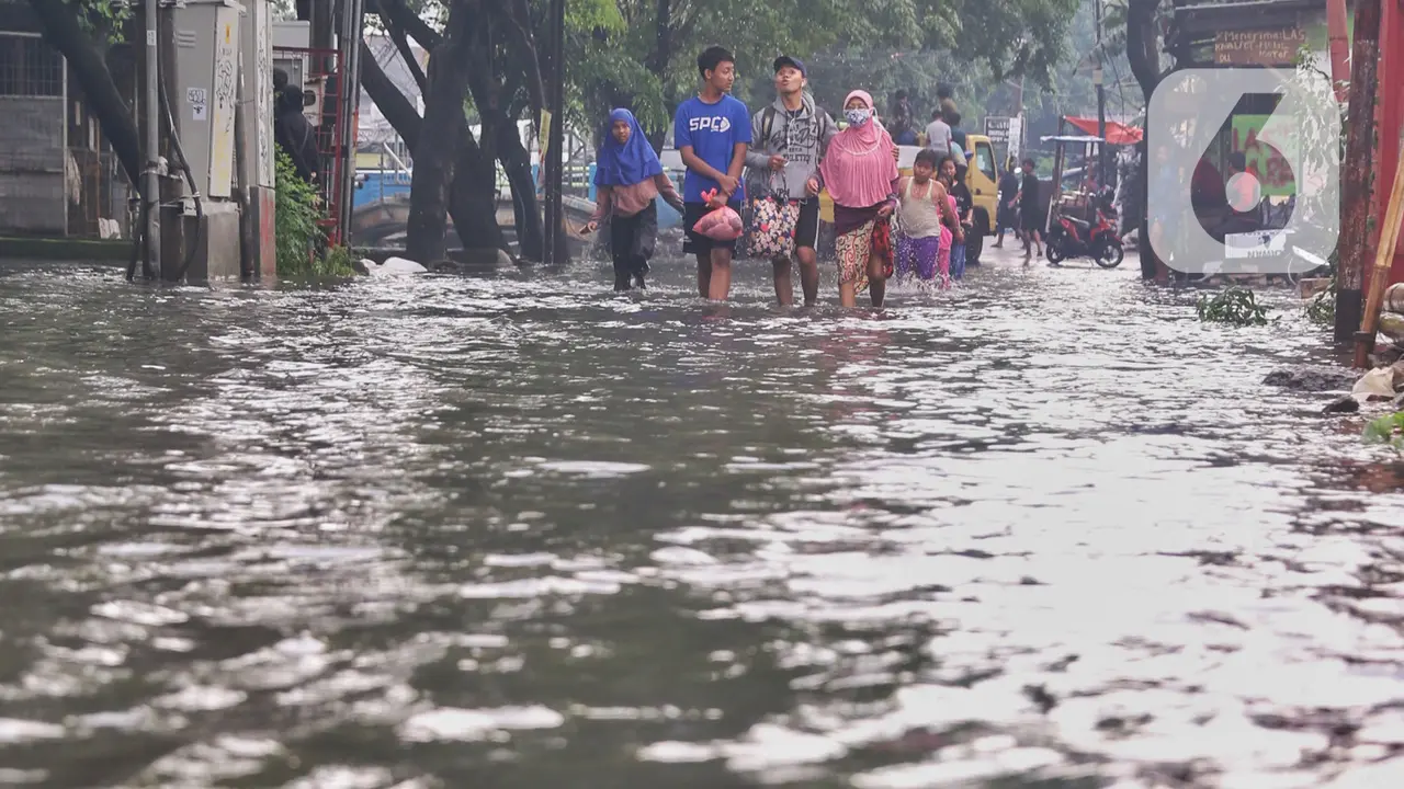 Hujan Deras, Jalur Alternatif Penghubung Jakarta-Tangerang Terendam Banjir