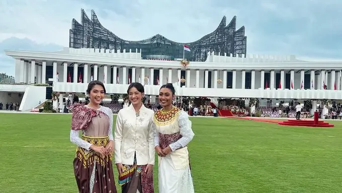 Tampilan Anggun Mawar De Jongh, Novia Bachmid, dan Olivia Pardede Bawakan Lagu “Puspa Warni” di IKN Nusantara