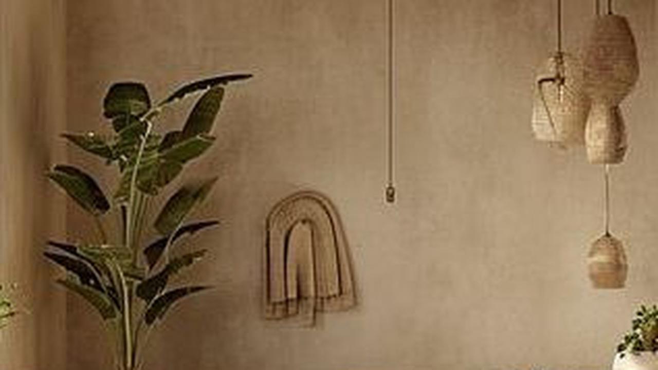 4. Desain Kamar Mandi Mediterania dengan Lampu Gantung<br>