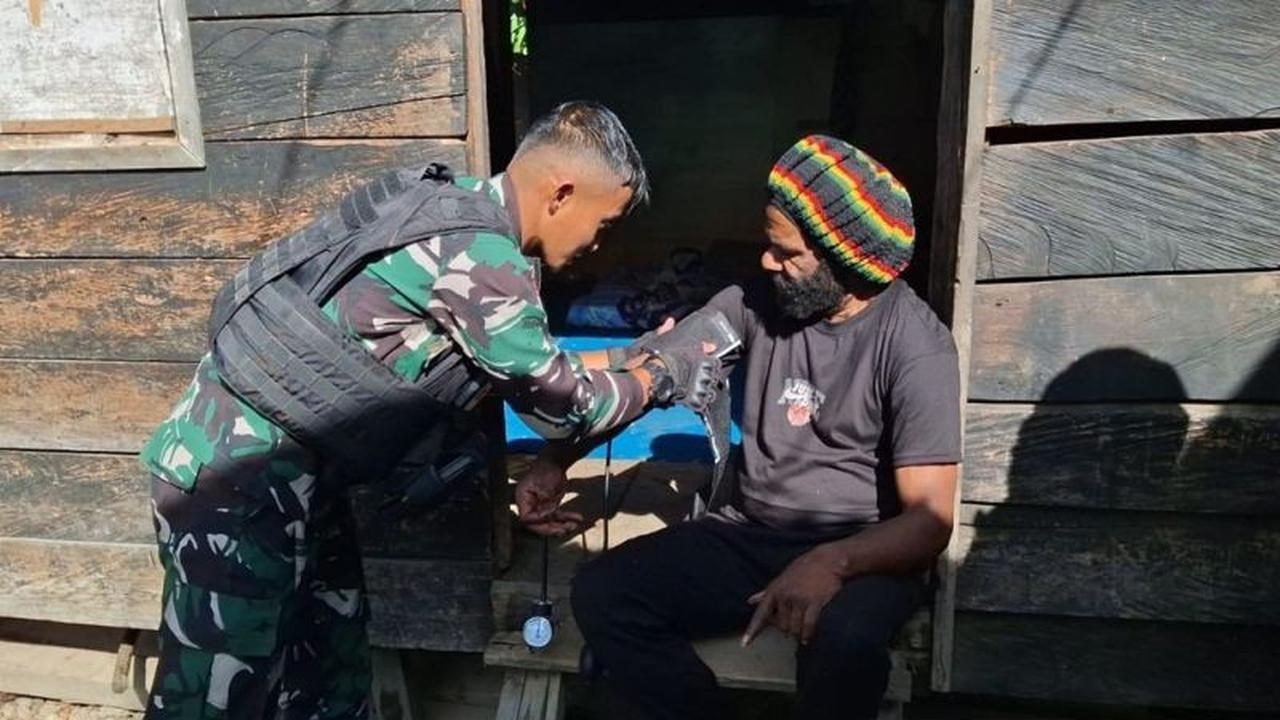 Satgas Pamtas Yonif 511/DY Tingkatkan Layanan Kesehatan Gratis Tolikara