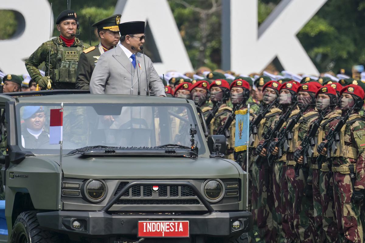 Prabowo Pimpin Upacara HUT ke-81 TNI dan Resmikan 204 Satuan Baru
