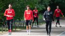 Pemain FC Koeln saat sesi latihan, Selasa (5/5/2020). Sejumlah klub liga Jerman kembali menggelar latihan jelang bergulirnya kembali Bundesliga. (AFP/Marius Becker)