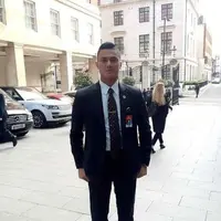 Buat yang penasaran sama paspampres Jokowi yang ganteng abis ini, namanya Daniel Darryan! (Foto: paspampers_indonesia)