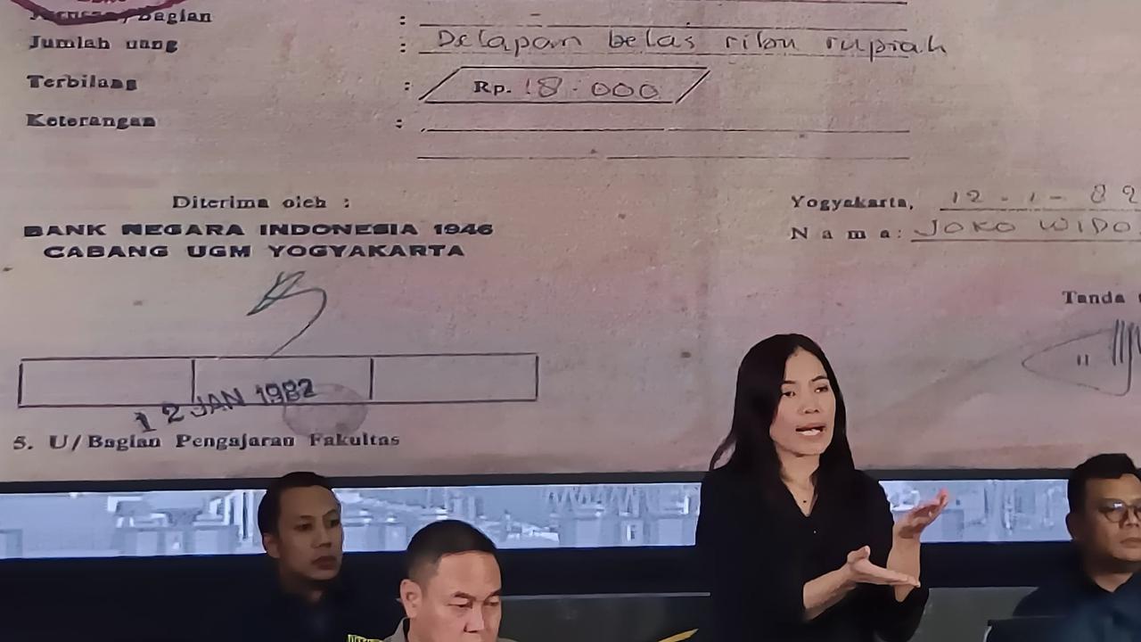 Bareskrim perlihatkan ijazah Jokowi