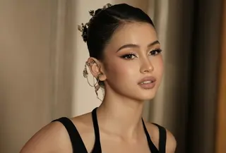 Makeup soft lam ala Sandrinna Michelle di premiere film terbaru. [@itsfrankywu].