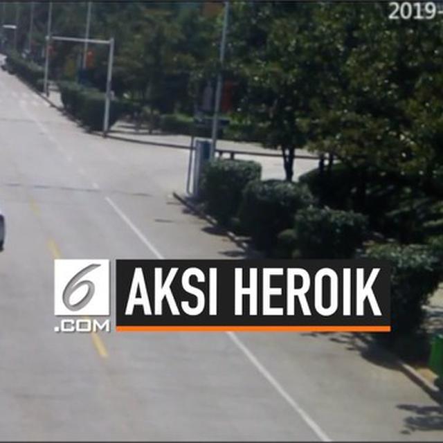 Video Aksi Heroik Sopir Taksi Hentikan Mobil Tanpa Pengemudi Citizen6 Liputan6 Com
