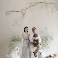 Lakukan sesi prewedding, Chen Giovani punya konsep unik dan menarik dengan hewan peliharaan kesayangannya. [Foto: Instagram/ Chen Giovani]