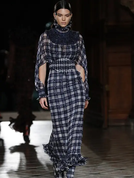 Melansir Hollywoodlife, seorang sumber mengatakan saat ini Kendall memutuskan untuk menenangkan diri dengan menetap di Eropa selama beberapa waktu dan akan bersembunyi di Paris untuk mengembalikan kondisinya. (AFP/Bintang.com)