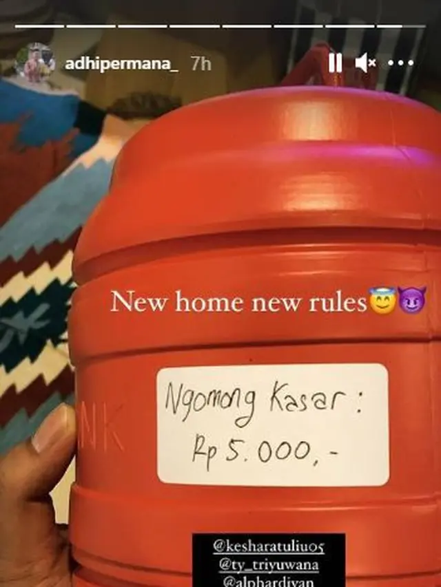 Celengan Kesha Ratuliu dan Suami