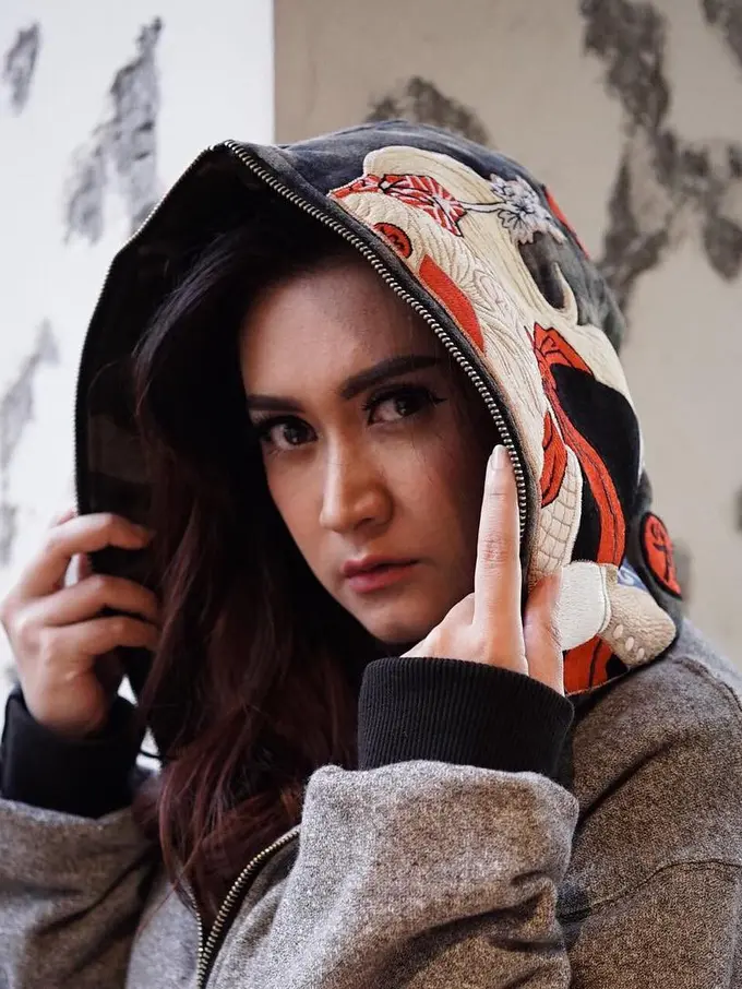 [Bintang] Nafa Urbach