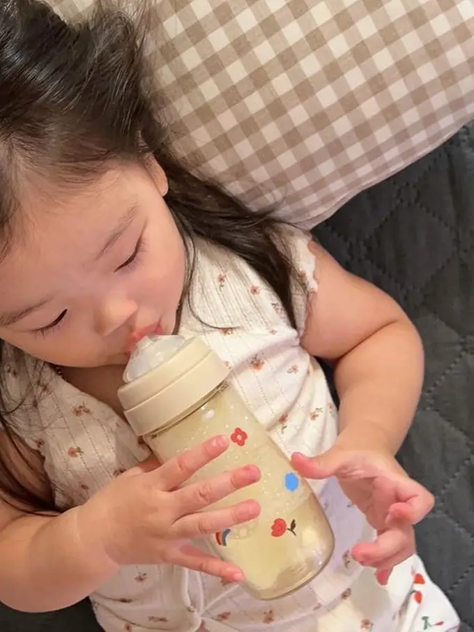 2. Penggunaan Botol Susu Terlalu Lama