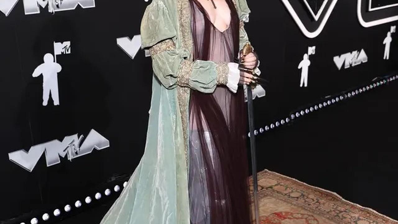Para Penyanyi Ini Siap Tampil di Grammy Awards 2025, dari Shakira, Sabrina Carpenter hingga Billie Eilish