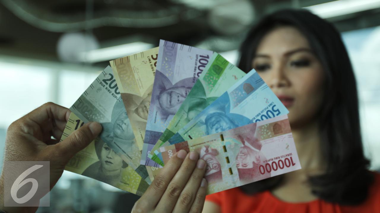 Sejak pagi hingga siang, rupiah bergerak di kisaran 13.312 per dolar AS hingga 13.3215 per dolar AS.