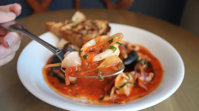 Resep masakan seafood: cumi saus padang