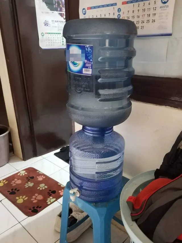6 Potret Dispenser Ini Nyeleneh Banget, Kocak