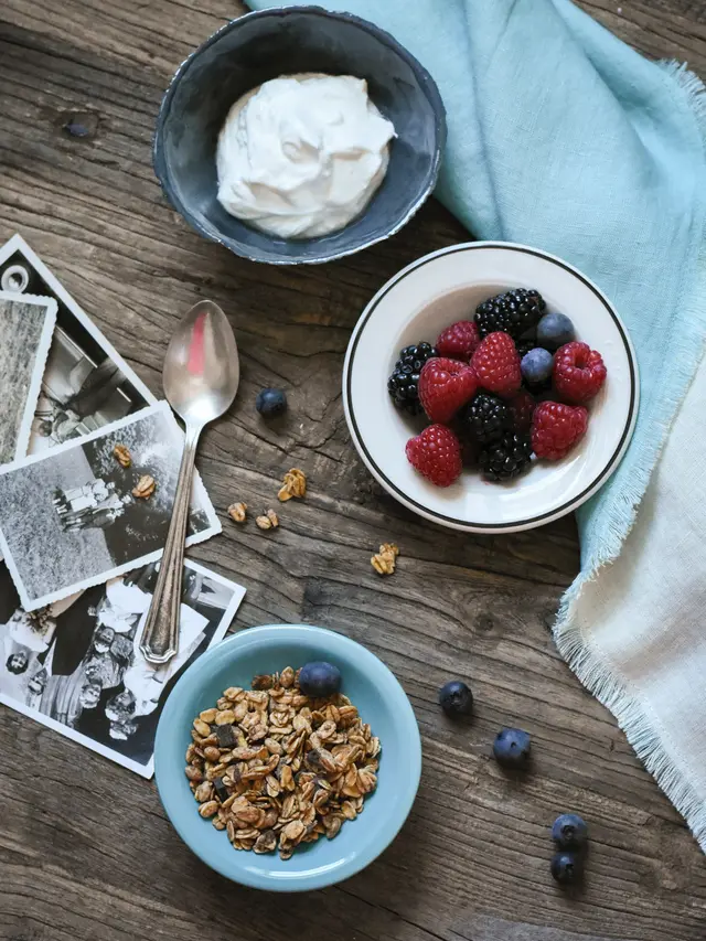 [Fimela] Yogurt dan Berries