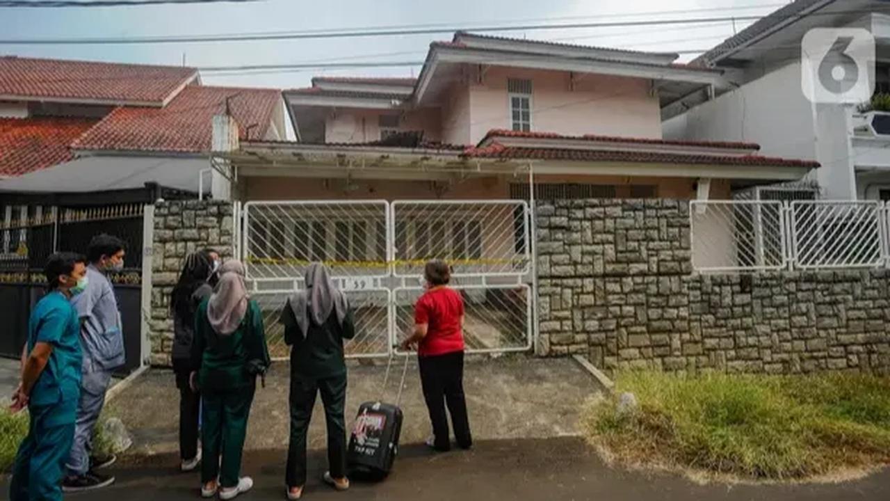 Dia menuturkan, dari olah TKP hari ini ditemukan sejumlah bukti. Yaitu dokumen dan catatan-catatan.