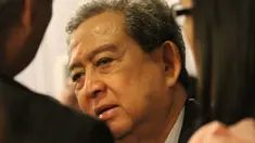Budi Hartono menjadi orang terkaya urutan pertama di Indonesia. Jumlah kekayaannya Rp 213 triliun. Dia adalah pemegang saham terbesar Bank BCA dan Pemilik dari PT Djarum.(penulispro.com)