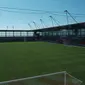 Lapangan latihan Bayern Campus. Selain lapangan tempat berlatih dan stadion, juga terdapat lapangan basket, bola tangan, fasilitas kebugaran, dan asrama pemain. (Bola.net/Asad Syamsul Arifin)