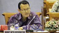 Direktur Utama BPJS Kesehatan, Fachmi Idris mendengarkan saat RDP dengan Komisi IX DPR di Gedung Parlemen, Jakarta, Senin (27/5/2015). Agenda RDP membahas Peningkatan kerjasama BPJS Kesehatan dengan RS Swasta. (Liputan6.com/Helmi Afandi)