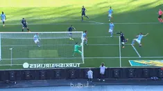 Celta Vigo tak mampu mempertahankan keunggulan sejak awal babak pertama ketika mereka menjamu Deportivo La Coruna, Sabtu (5/5) dal...