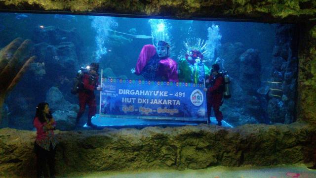 Seaworld mempersiapkan pertunjukan ondel-ondel underwater