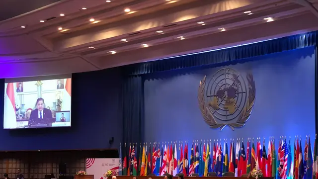 Menko Perekonomian Airlangga Hartarto saat ikuti rangkaian The 80th session of the Economic and Social Commission for Asia and the Pacific, Selasa (23//4/2024). (Foto: Kemenko Perekonomian)
