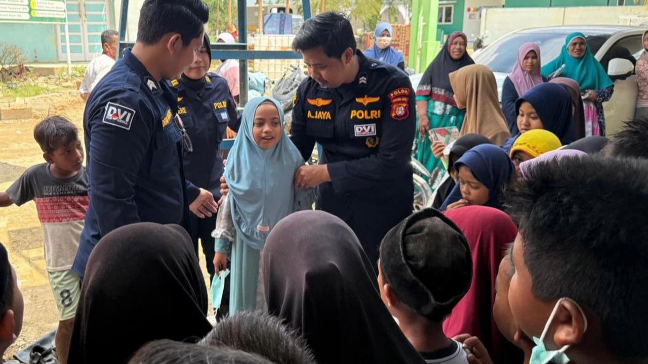 FOTO: Aksi Kemanusiaan Polri Bantu Pemulihan Korban Banjir Aceh