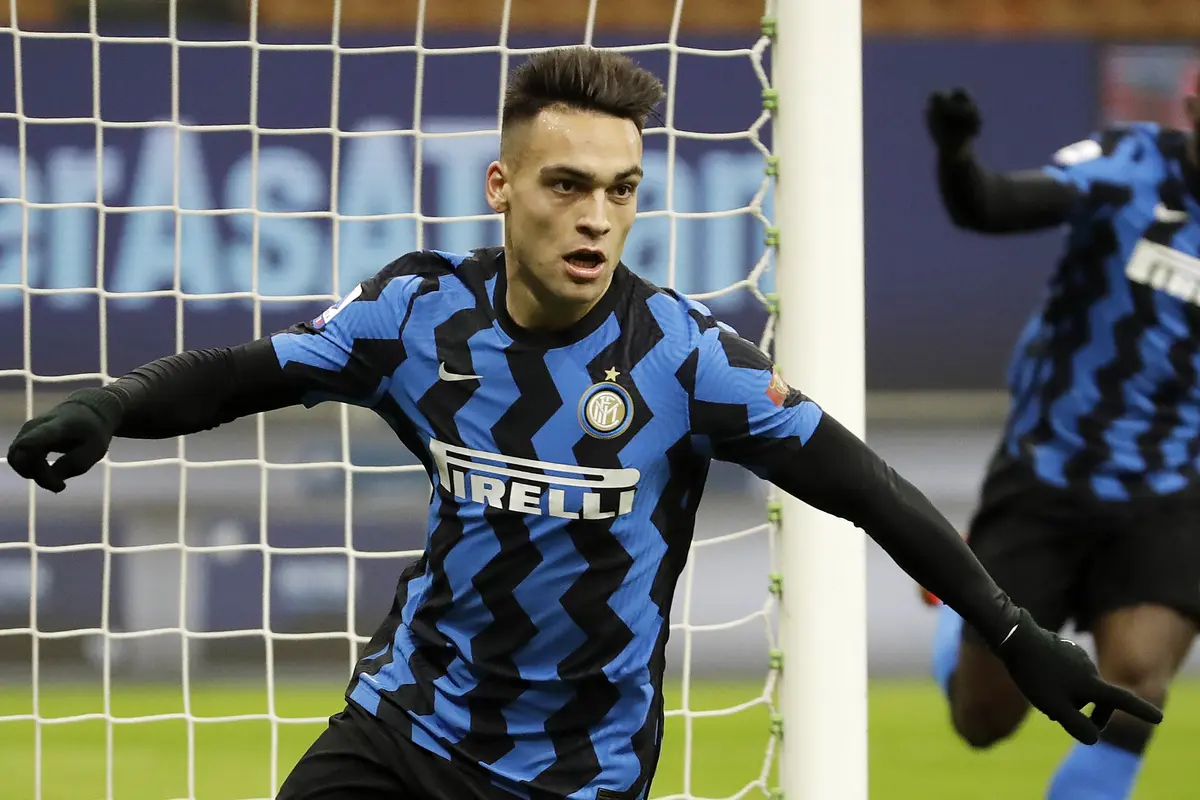 FOTO: Gilas Lazio, Inter Milan Kudeta AC Milan dari Puncak Klasemen Liga Italia