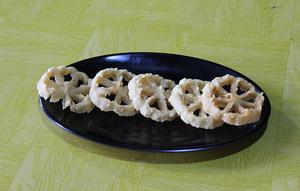 Kue Lebaran Jaman Dulu. (Foto: Bangrapip/Wikimedia Commons)
