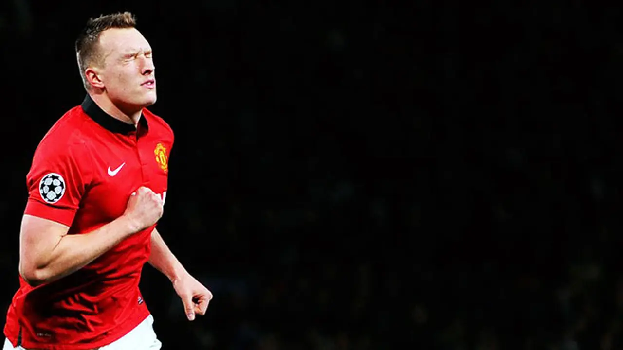phil-jones-131211b.jpg