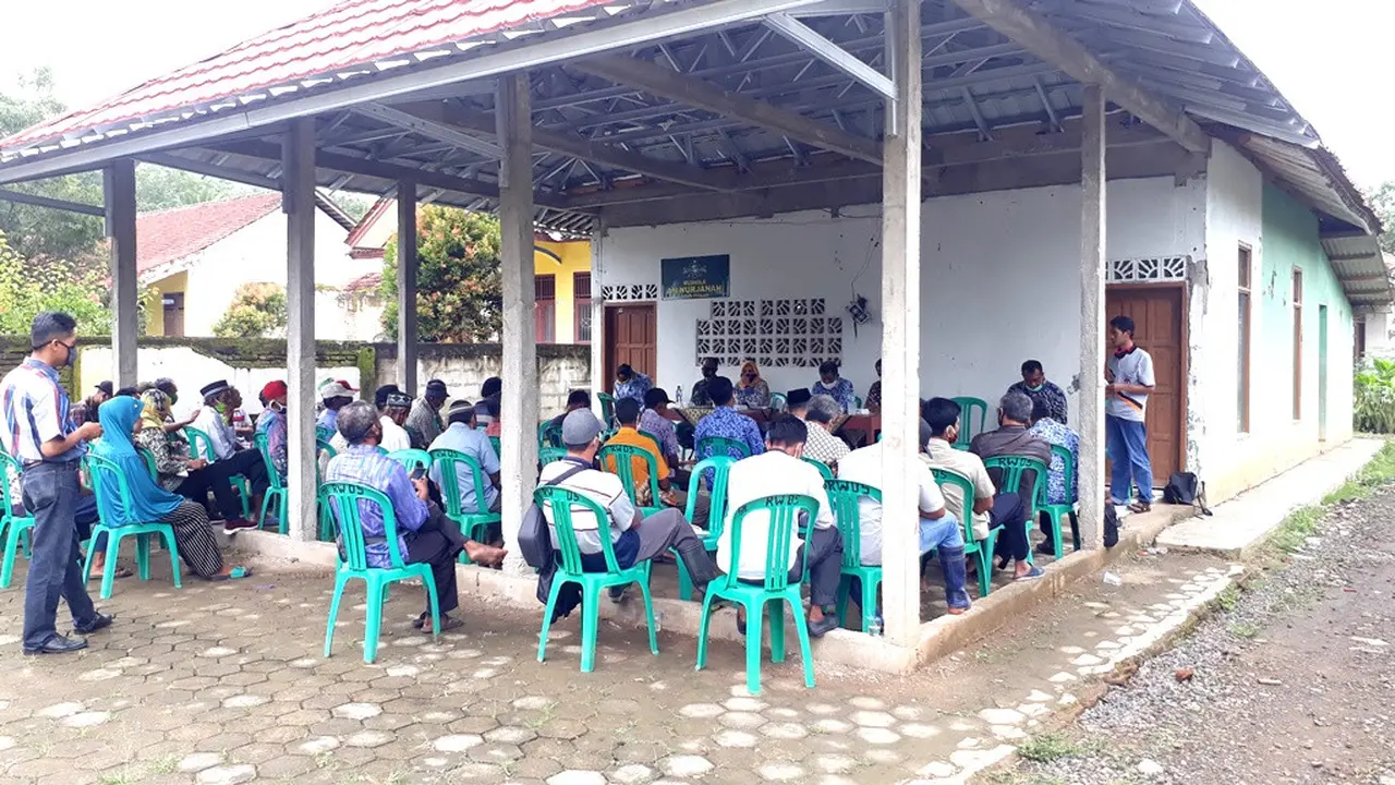 Sosialisasi pelepasan tanah HGU yang dikelola PT RSA, di Mekarsari, Kecamatan Cipari, Cilacap, Jawa Tengah. (Foto: Liputan6.com/Muhamad Ridlo)