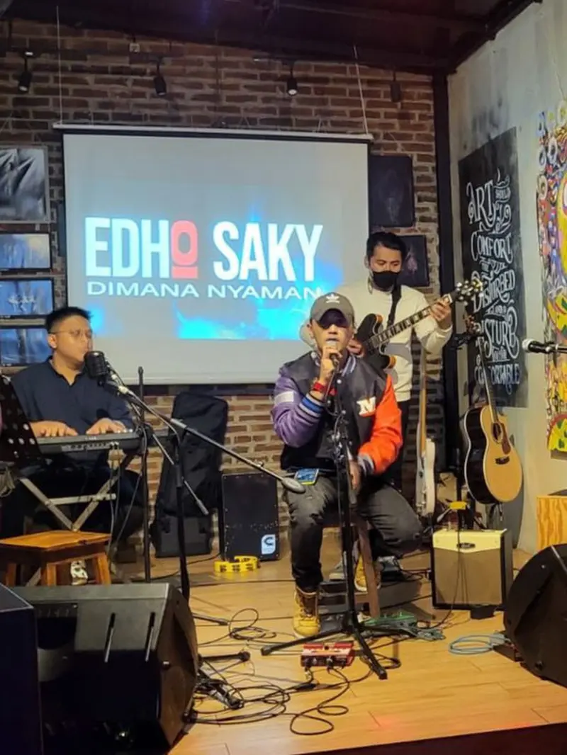 Penampilan penyanyi Edho Saky hingga Cagarasa memukau pengunjung Support The Arts Exhibition