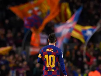 Rumor kepindahan Lionel Messi usai berpisah dengan Barcelona tertuju pada klub papan atas Liga Prancis, Paris Saint-Germain. Jika hal ini benar maka manajer PSG, Mauricio Pochettino akan memiliki stok lini depan yang melimpah. (Foto: AFP/Josep Lago)