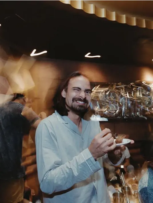 Beragam tanggapan melihat foto mesra keduanya. Ucapan selamat membanjiri laman komentar. Ada juga merasa iri dengan kemesraan pasangan ini. Seperti diketahui, sejak menikah, pasangan ini tidak ada kabar negatif dari rumah tangganya. (Instagram/teambcl)