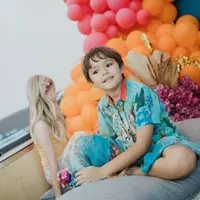 Di momen tersebut, El Barack juga terlihat bahagia [instagram/inijedar]